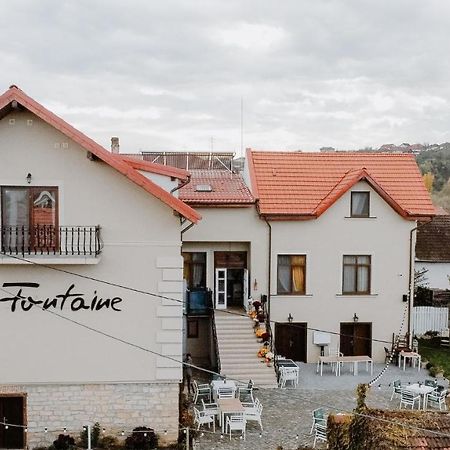La Fontaine Hotel Hunedoara Exterior foto